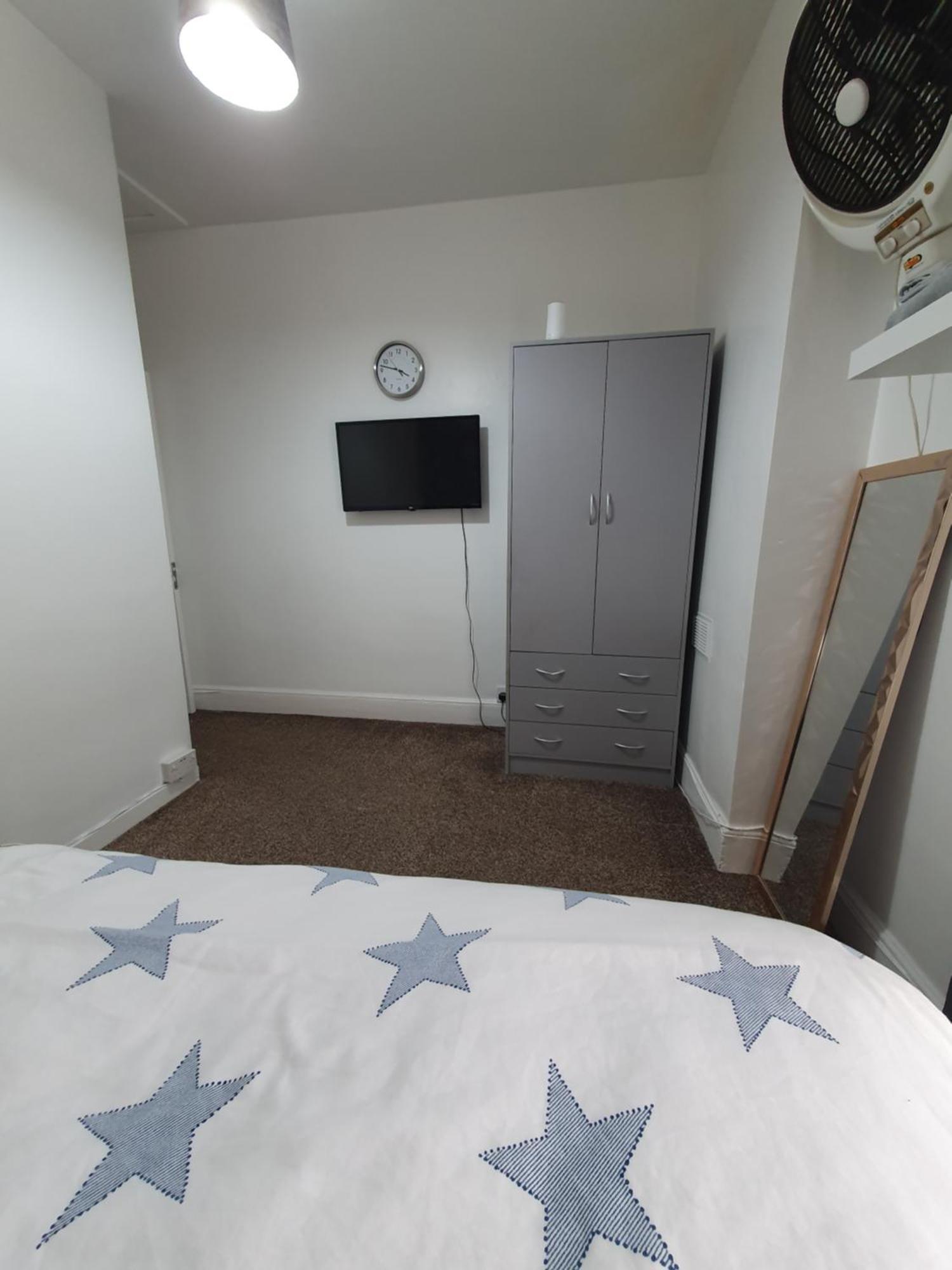 Private Room In Cardiff Exterior photo